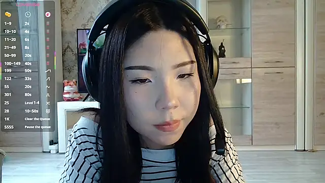 AprilOnilll online show from February 23, 2026, 10:05 am