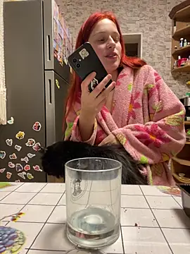 Lily Viola online show from February 25, 2026, 7:36 pm