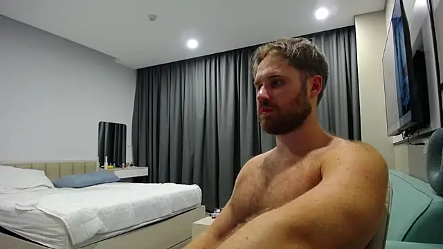 LorenzoLux online show from April 8, 2026, 4:52 pm