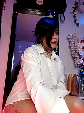 Casandramillf online show from April 14, 2026, 6:46 pm