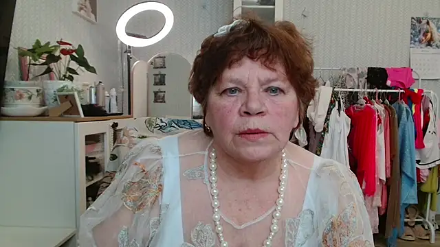 Kleo doll  online show from February 19, 2026, 10:56 am