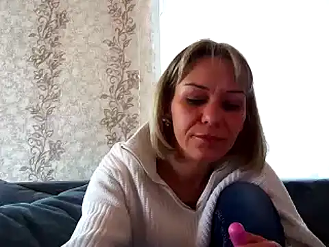 MissKryss online show from February 3, 2026, 12:10 pm