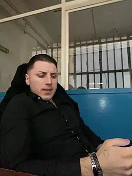 allee2206 online show from March 1, 2026, 6:13 am