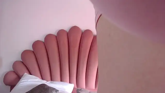 AnnaMitchells online show from January 16, 2026, 4:55 pm