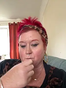 Snapshot of BustyRedxx chatting on June 14, 2026, 3:57 pm BustyRedxx online show from June 14, 2026, 3:57 pm