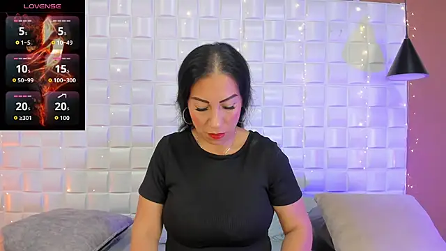 AmberJoyMilf online show from April 8, 2026, 12:17 pm