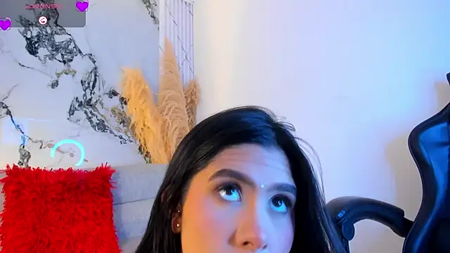 NatashaTaylor1 online show from February 5, 2026, 8:26 pm