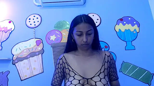 skinnysexzara18 online show from March 2, 2026, 5:19 am