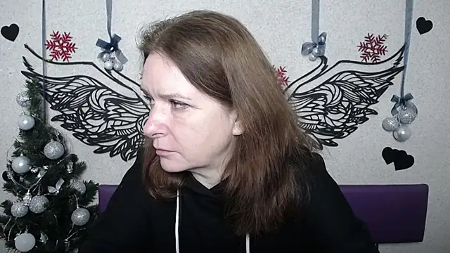  HelenEvans  online show from January 13, 2026, 6:17 am