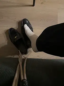 leshowcho online show from February 21, 2026, 8:55 pm