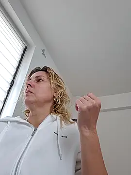 Amelia9798 online show from February 23, 2026, 6:47 am