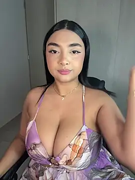 SASHASTRADA  online show from April 12, 2026, 1:31 am