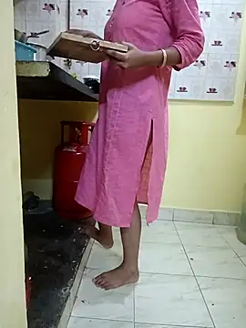 Angelqueen15 online show from February 8, 2026, 3:54 pm