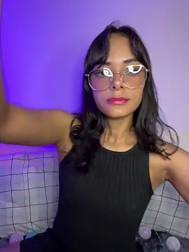 Iam Lyan  online show from April 10, 2026, 10:17 pm