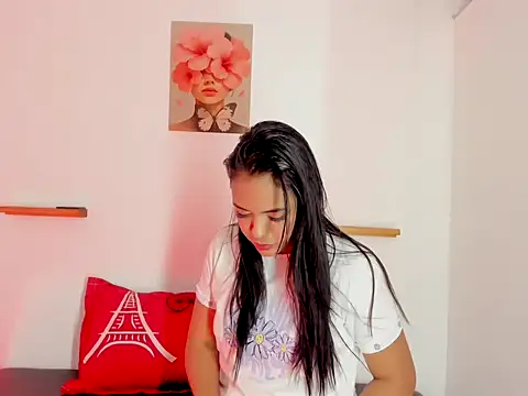 mia loren online show from January 5, 2026, 7:50 pm