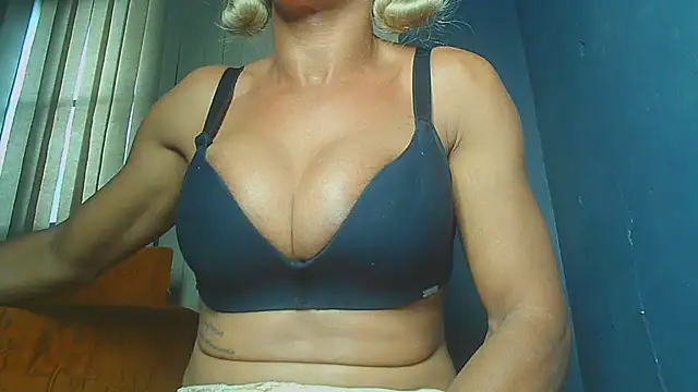 Snapshot of paolla23cm_brasil chatting on July 25, 2026, 4:13 pm paolla23cm brasil online show from July 25, 2026, 4:13 pm