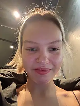 Snapshot of AshleyMur chatting on February 10, 2026, 4:33 am AshleyMur online show from February 10, 2026, 4:33 am