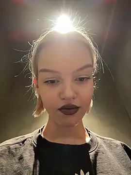 Snapshot of AshleyMur chatting on February 3, 2026, 6:40 am AshleyMur online show from February 3, 2026, 6:40 am