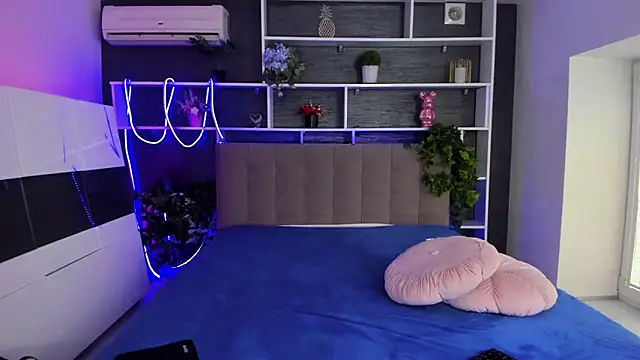 Snapshot of StephieRousee chatting on February 25, 2026, 6:24 am StephieRousee online show from February 25, 2026, 6:24 am