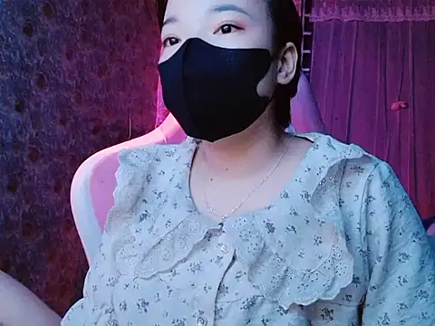 -Tamy- online show from April 22, 2026, 3:52 pm