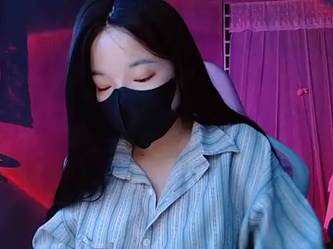 -Tamy- online show from February 16, 2026, 4:49 pm