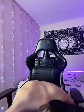 Snapshot of Natsrose chatting on February 17, 2026, 12:57 pm Natsrose online show from February 17, 2026, 12:57 pm