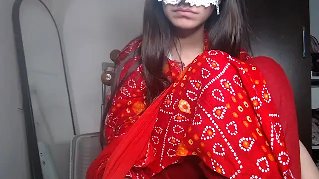 Hottie heer online show from March 6, 2026, 5:30 pm