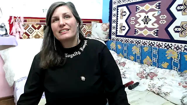 Adelinemilf online show from March 25, 2026, 12:15 pm