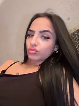 Evelin199 online show from April 16, 2026, 9:39 pm