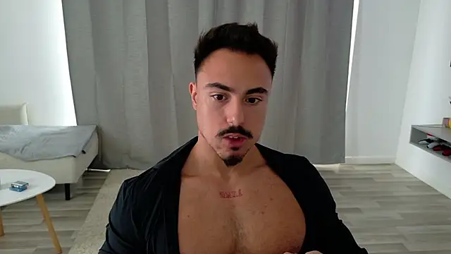 Snapshot of Master_Lukas chatting on May 21, 2026, 12:13 pm Master Lukas online show from May 21, 2026, 12:13 pm