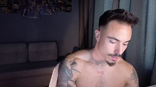 Snapshot of Master_Lukas chatting on April 26, 2026, 12:13 pm Master Lukas online show from April 26, 2026, 12:13 pm