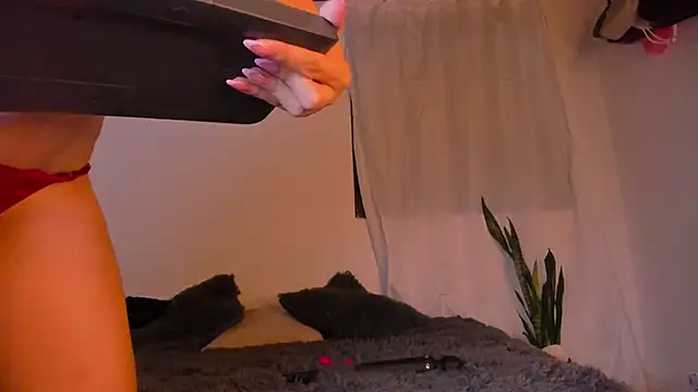 Snapshot of scarletmonroe_ chatting on February 26, 2026, 11:54 am scarletmonroe online show from February 26, 2026, 11:54 am