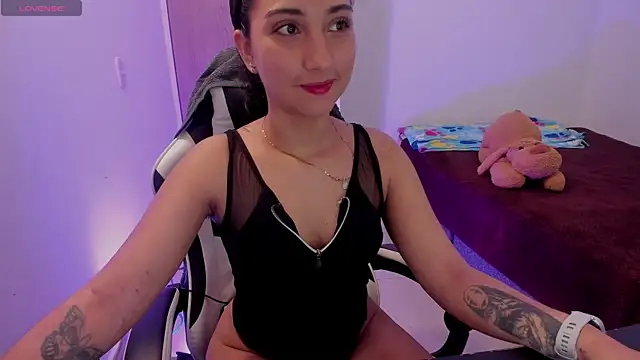 sofiiamillerr online show from April 20, 2026, 10:44 pm