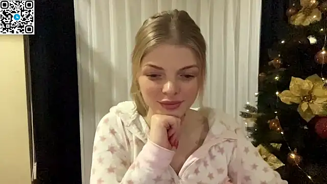 Sweet Sinn  online show from January 12, 2026, 10:25 pm