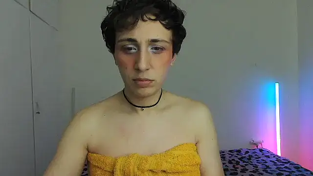 HoneyValentine online show from March 11, 2026, 7:30 pm