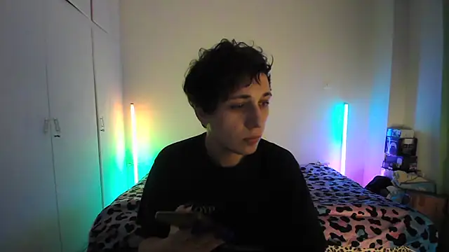 HoneyValentine online show from June 1, 2026, 5:56 pm