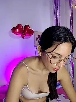 FrierenHot online show from February 13, 2026, 1:00 pm