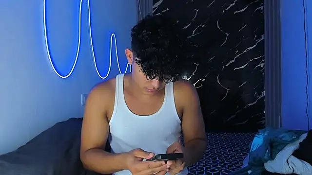 jamescurly00 online show from January 13, 2026, 12:15 am