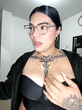 Snapshot of brenda_palacio chatting on February 15, 2026, 2:45 am brenda palacio online show from February 15, 2026, 2:45 am