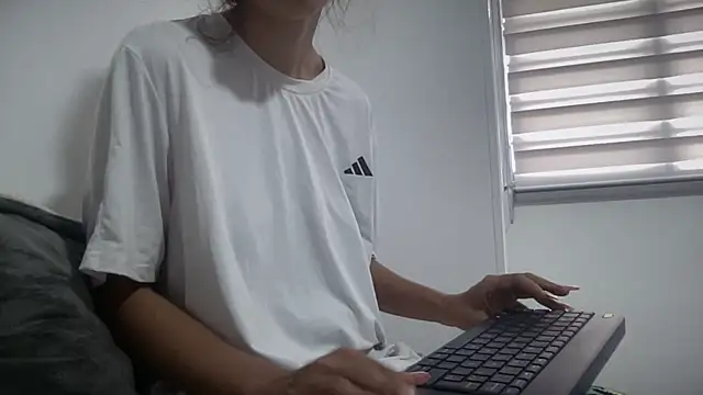 Sarah sumemers online show from March 16, 2026, 8:11 pm