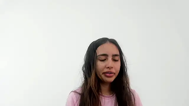 Sarah sumemers online show from April 14, 2026, 8:14 pm