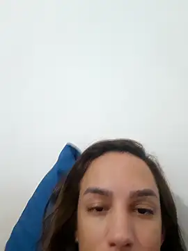 ofjuliaa online show from February 1, 2026, 8:12 am