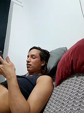 ofjuliaa online show from April 11, 2026, 6:21 am