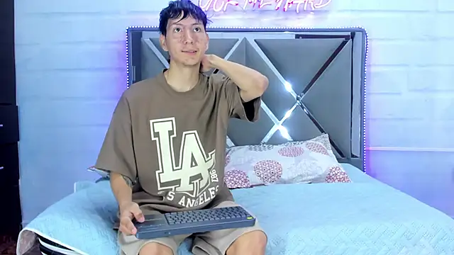 BunnyLove  online show from January 13, 2026, 12:04 am