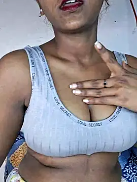 Royal-girl78 online show from January 15, 2026, 4:43 pm