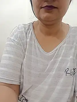 piryasharma005 online show from February 22, 2026, 2:19 pm