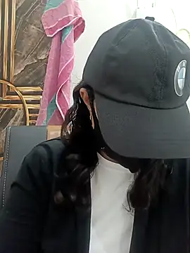 piryasharma005 online show from February 9, 2026, 9:51 am