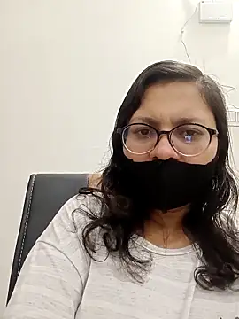 piryasharma005 online show from February 26, 2026, 7:25 pm