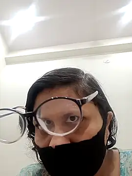 piryasharma005 online show from January 18, 2026, 5:16 pm