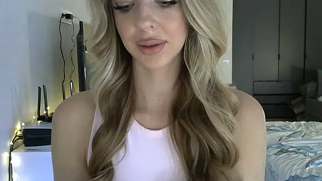 LizaSweetyq online show from February 24, 2026, 10:05 am